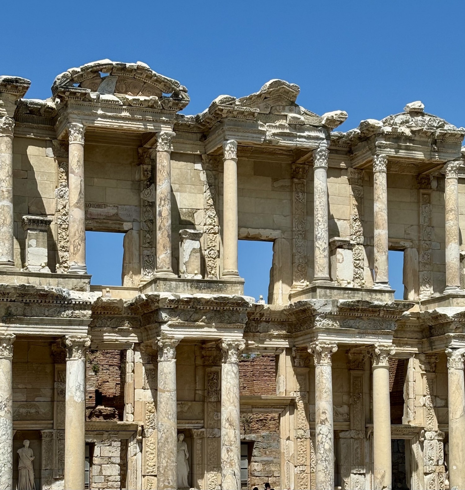 Library ruin wall; Ephesus, Turkiye